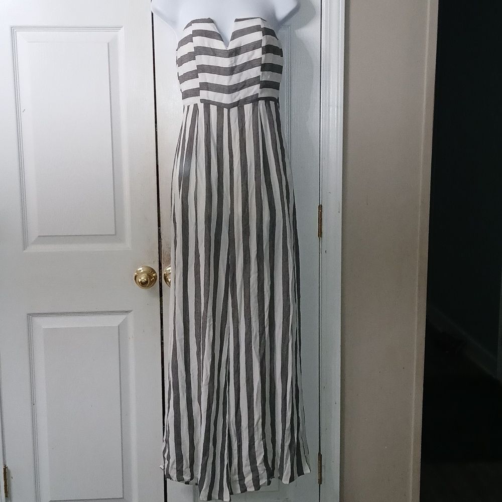 LA Charme U strapless gray white wide leg jumpsuit  Sz S EUC